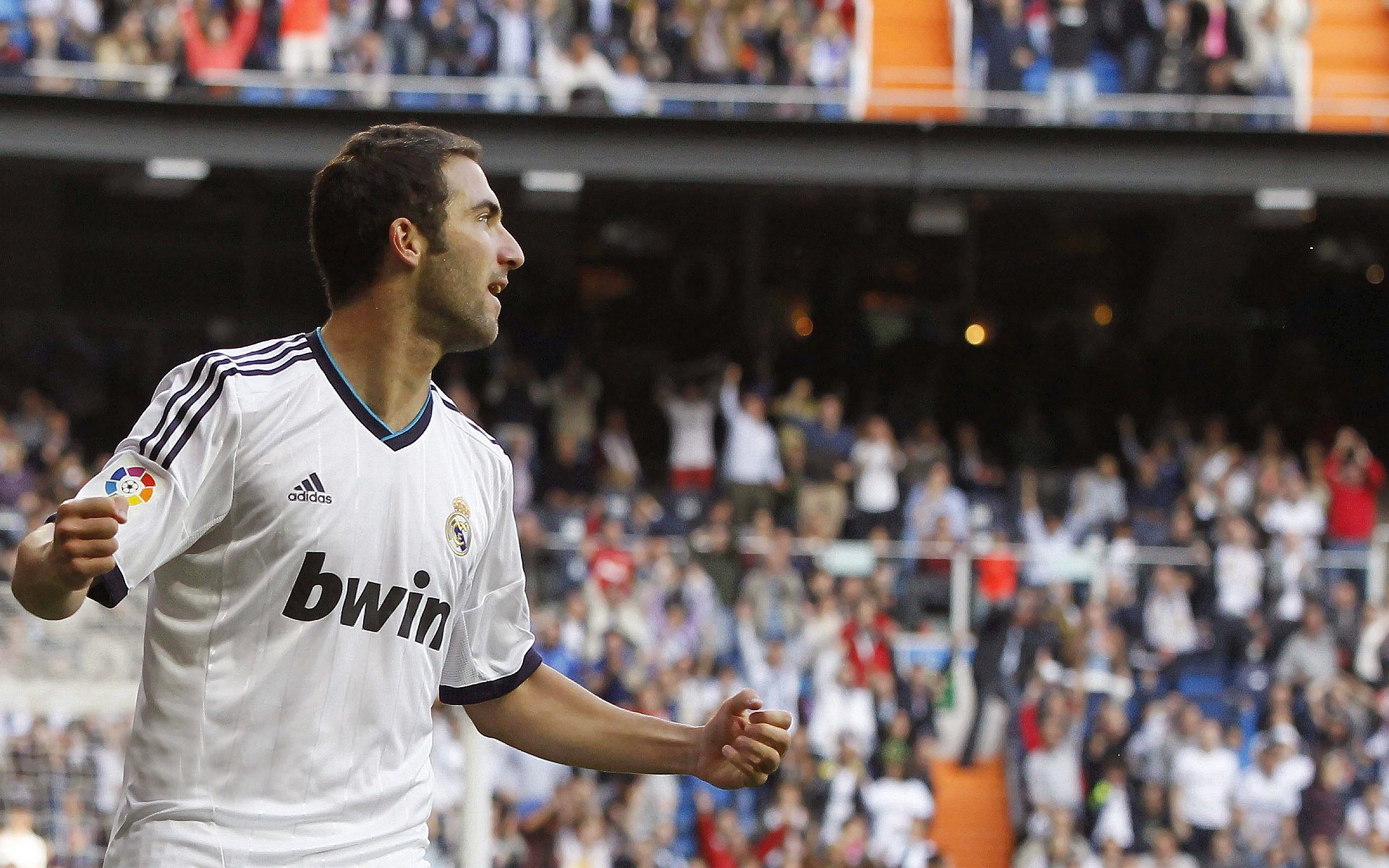 “AI智能分析系统在比赛中助力战术优化”，智能ai项目