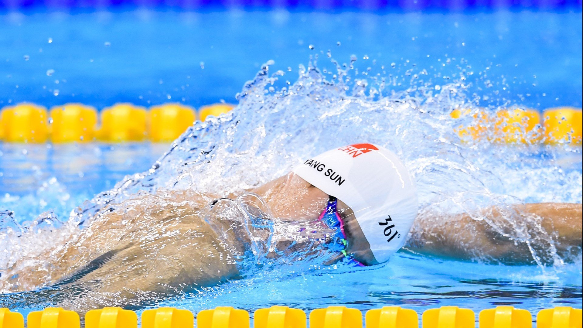 巴萨控球占优，逐步蚕食对手防线，巴萨控球率98